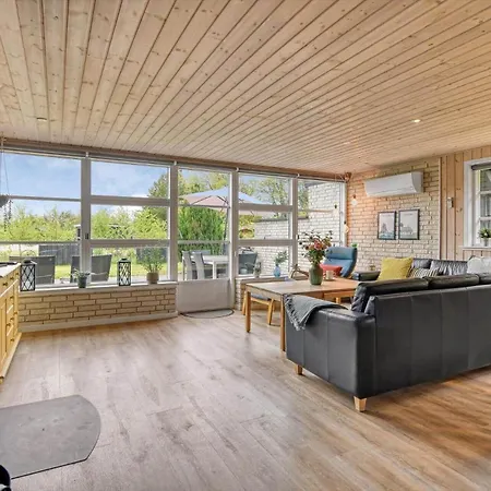 Hs002-henne-harevej-6 * Henne Strand